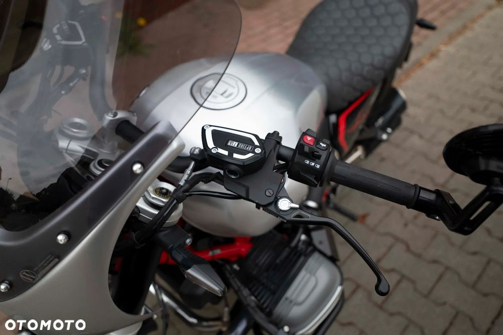 BMW R - 8