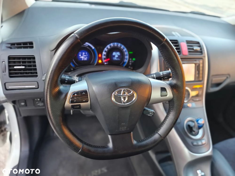 Toyota Auris 1.8 HSD Luna - 22
