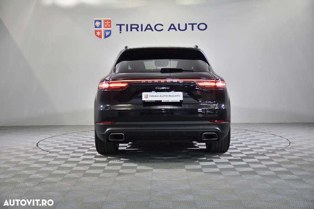 Porsche Cayenne - 4