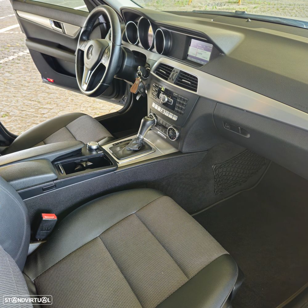 Mercedes-Benz C 220 Station CDI 4Matic 7G-TRONIC Avantgarde - 17