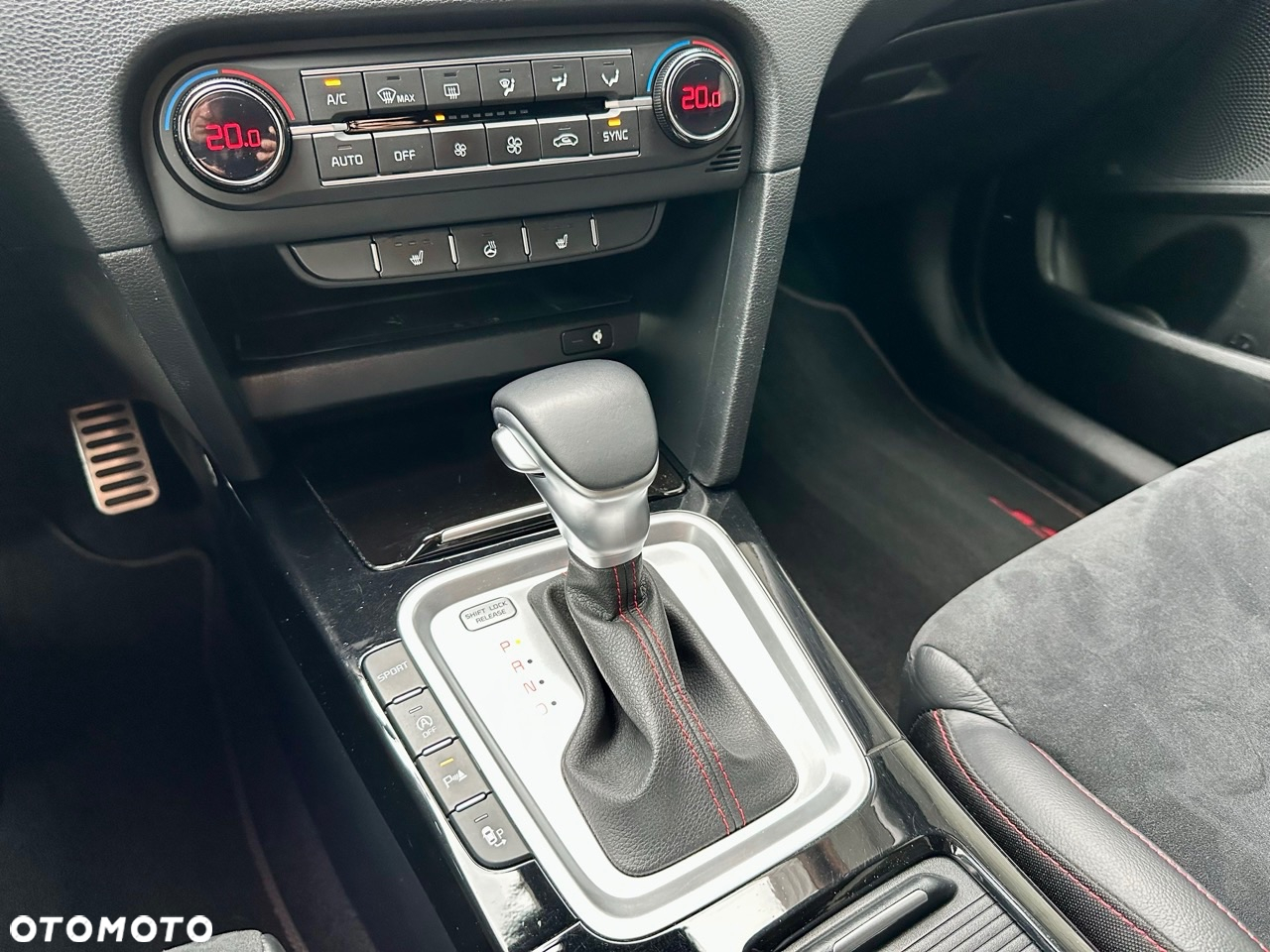 Kia ProCeed 1.6 T-GDI GT DCT - 24