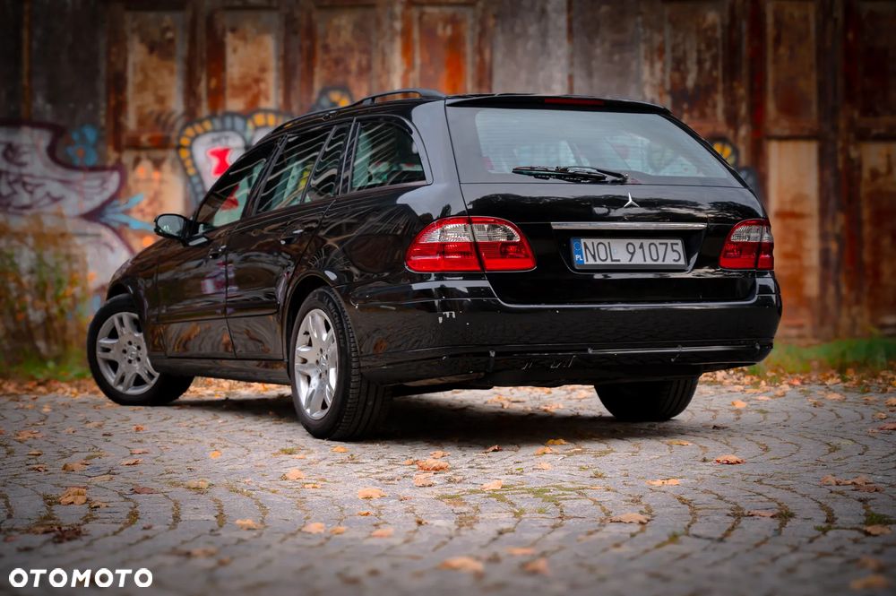 Mercedes-Benz E-Class 2004 photo 3