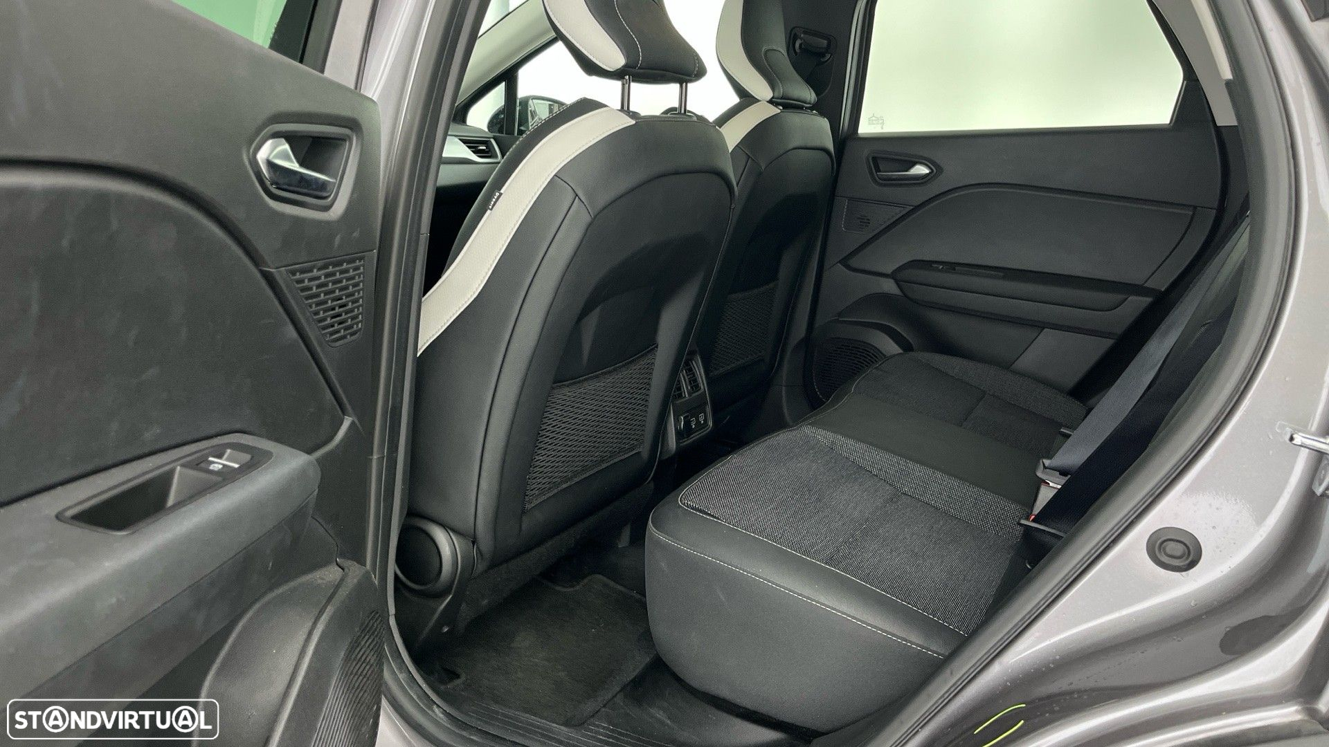 Renault Captur 1.6 E-Tech Plug-In Intens - 14