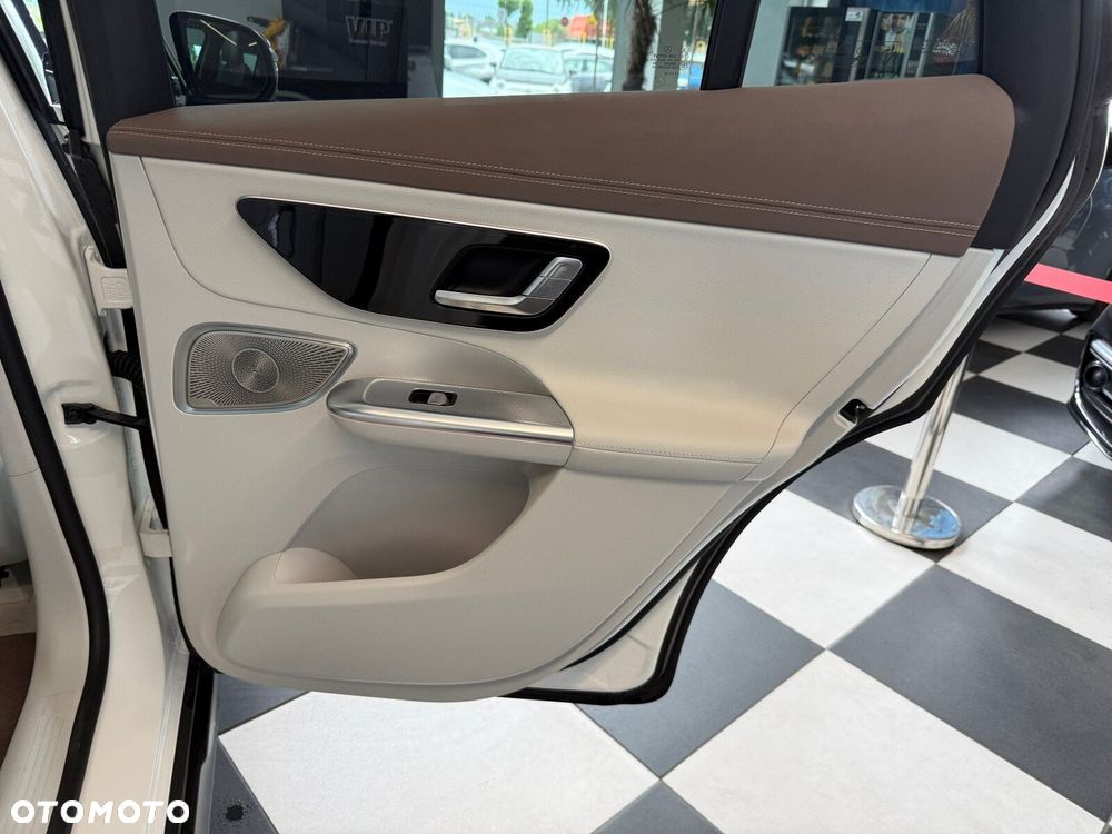 Mercedes-Benz EQE - 14
