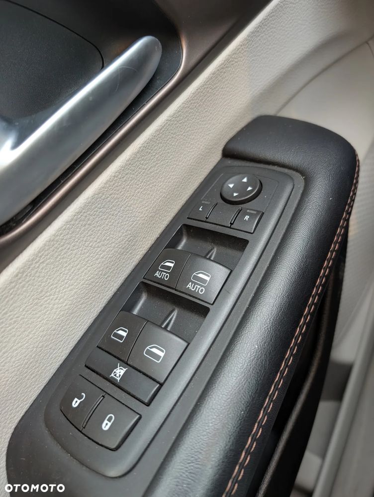 Chrysler Pacifica - 14