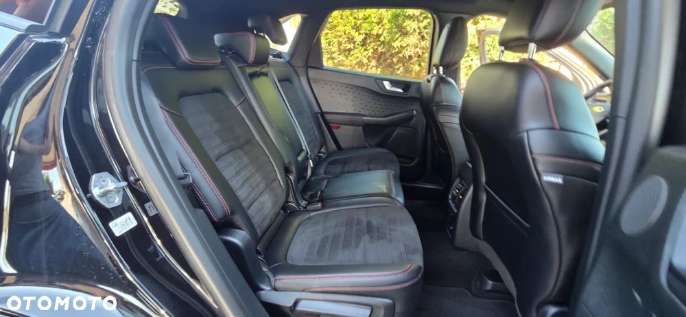 Ford Kuga 2.0 TDCi 4x4 ST-Line - 32