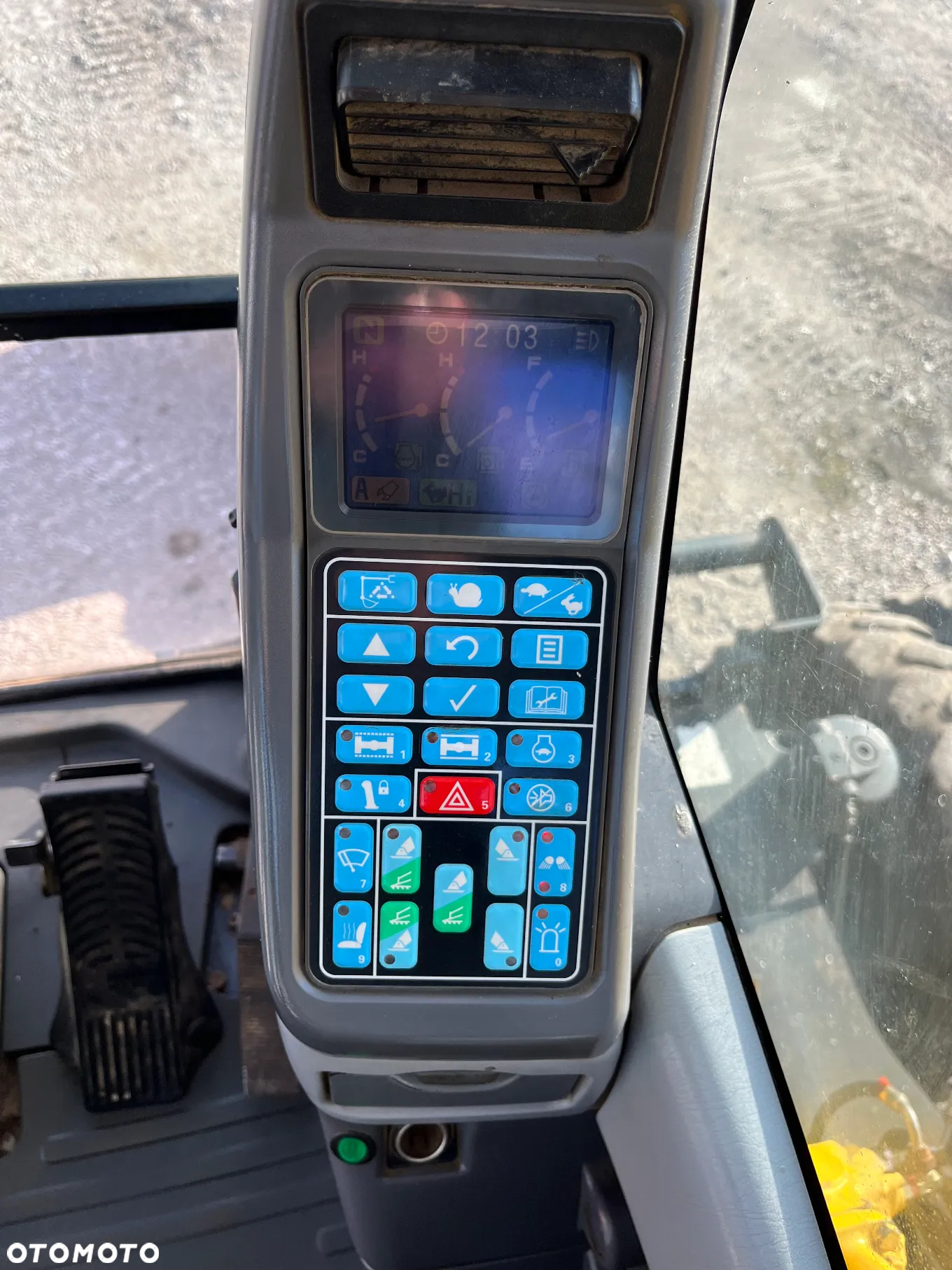 New Holland - 25
