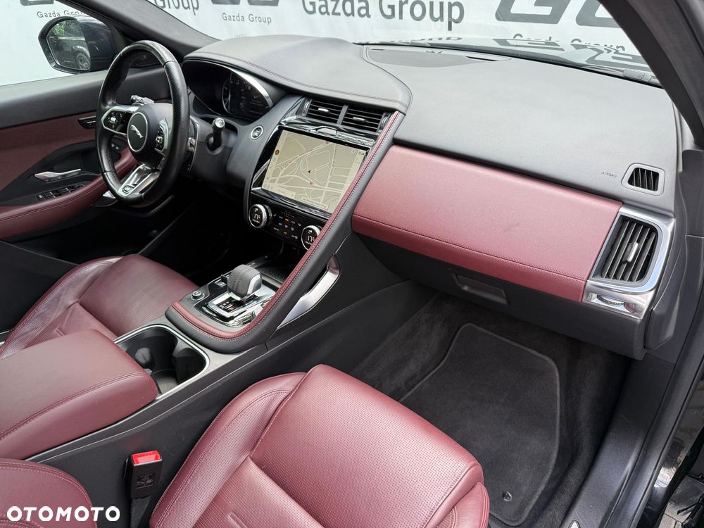 Jaguar E-Pace 2.0 P250 mHEV AWD R-Dynamic HSE - 10