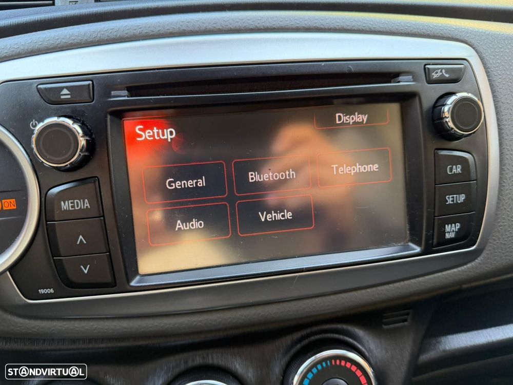 Toyota Yaris 1.0 VVT-i Comfort +PS Style +P.Techno - 23