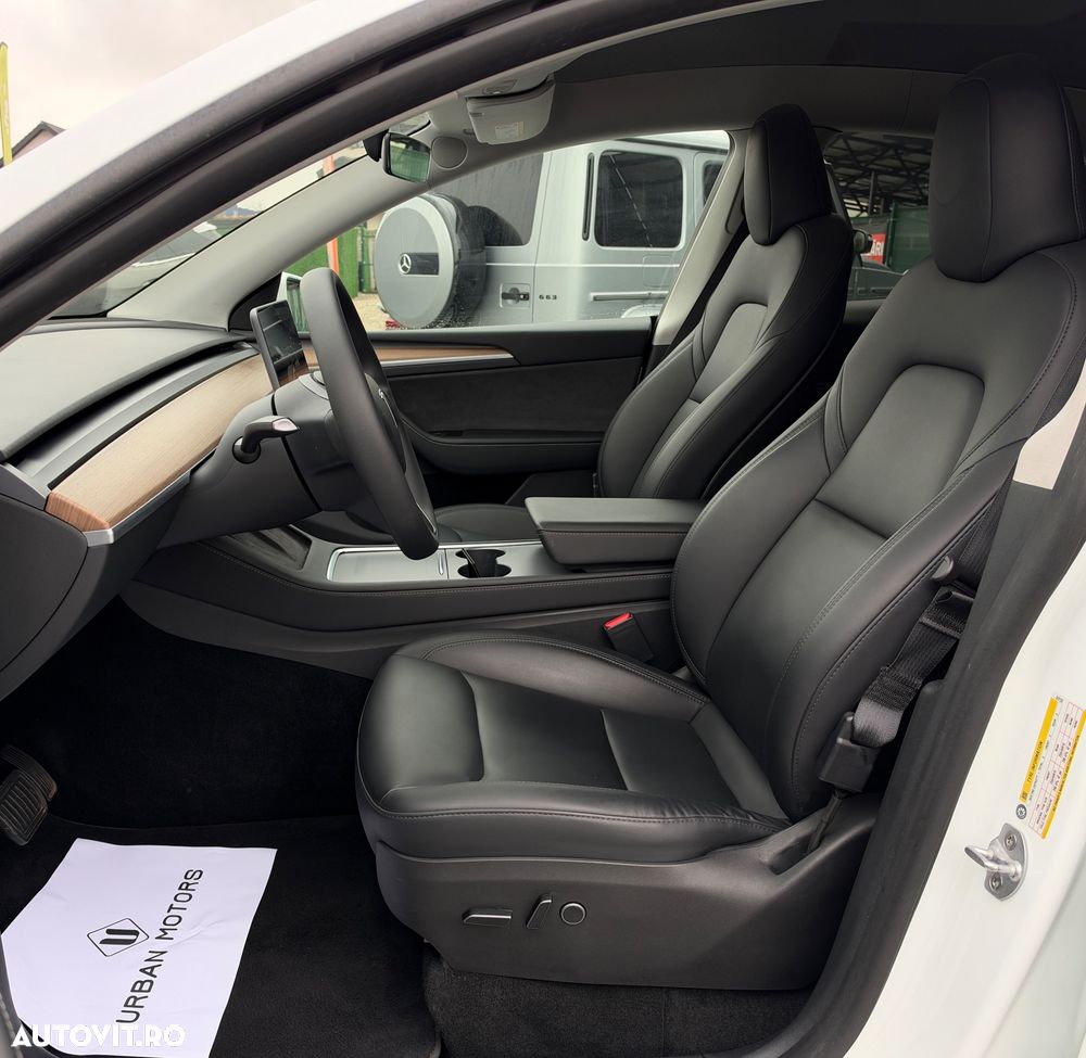 Tesla Model Y Long Range Dual Motor AWD - 18
