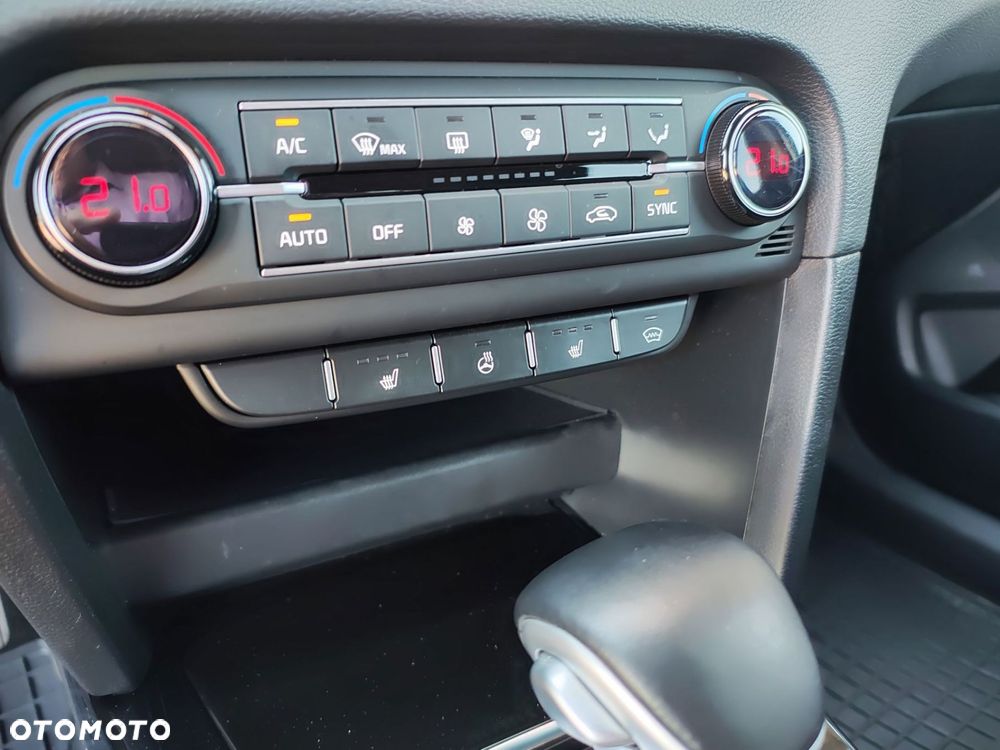 Kia XCeed 1.5 T-GDI L Business Line DCT - 18