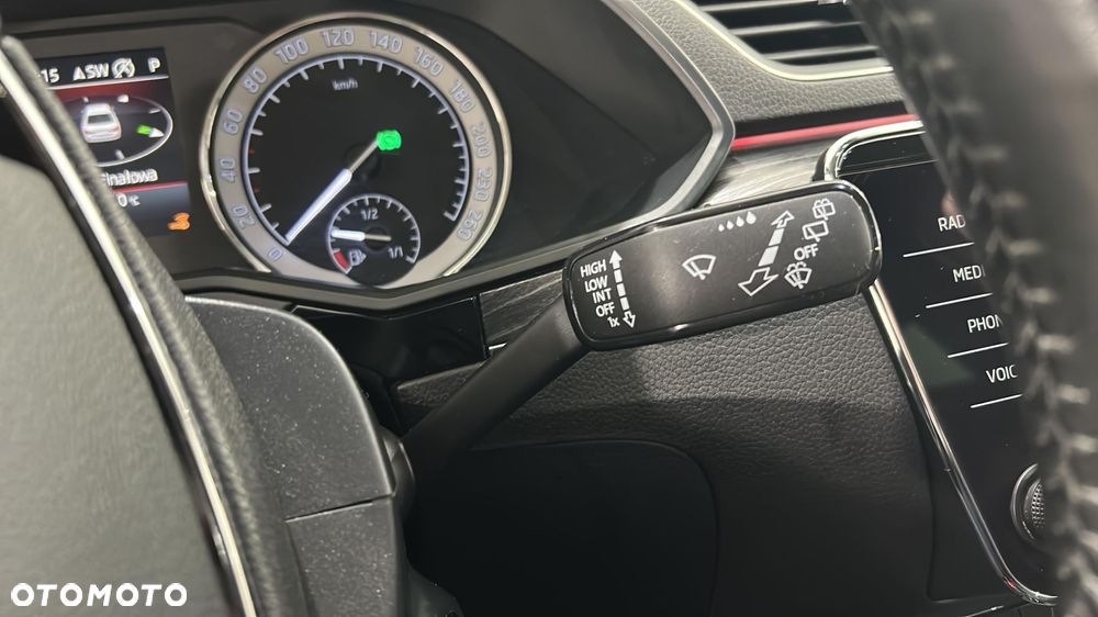 Skoda Superb 2.0 TDI SCR Style DSG - 25