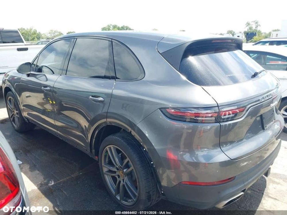 Porsche Cayenne - 2