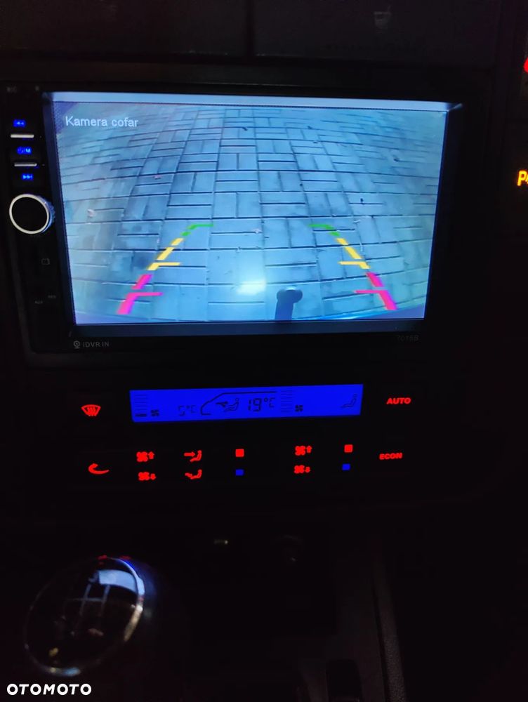 Volkswagen Sharan 2.0 TDI Sportline - 16