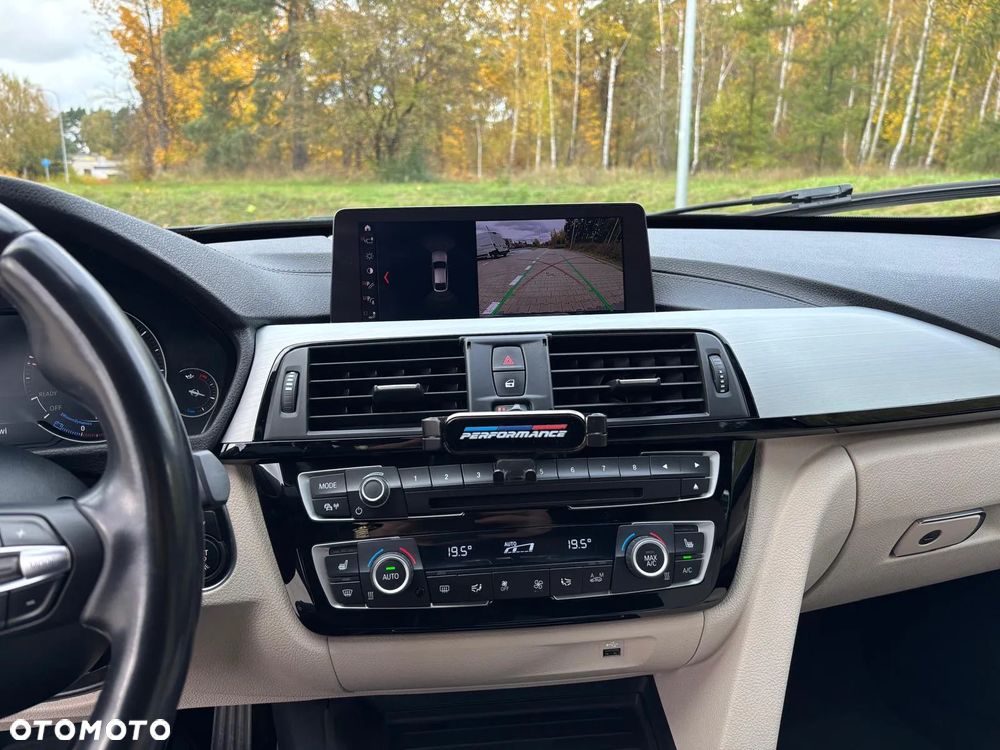 BMW Seria 3 325d - 9