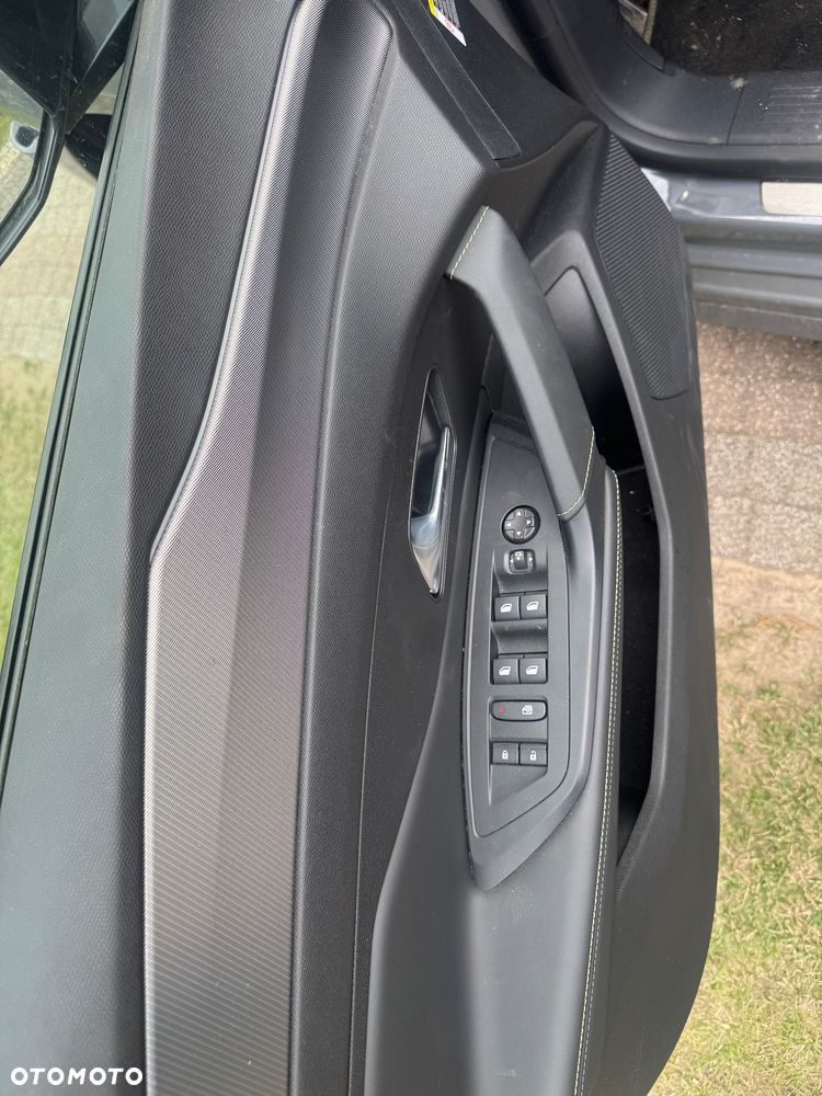 Peugeot 308 PureTech 130 EAT6 Stop & Start GT-Line Edition - 29