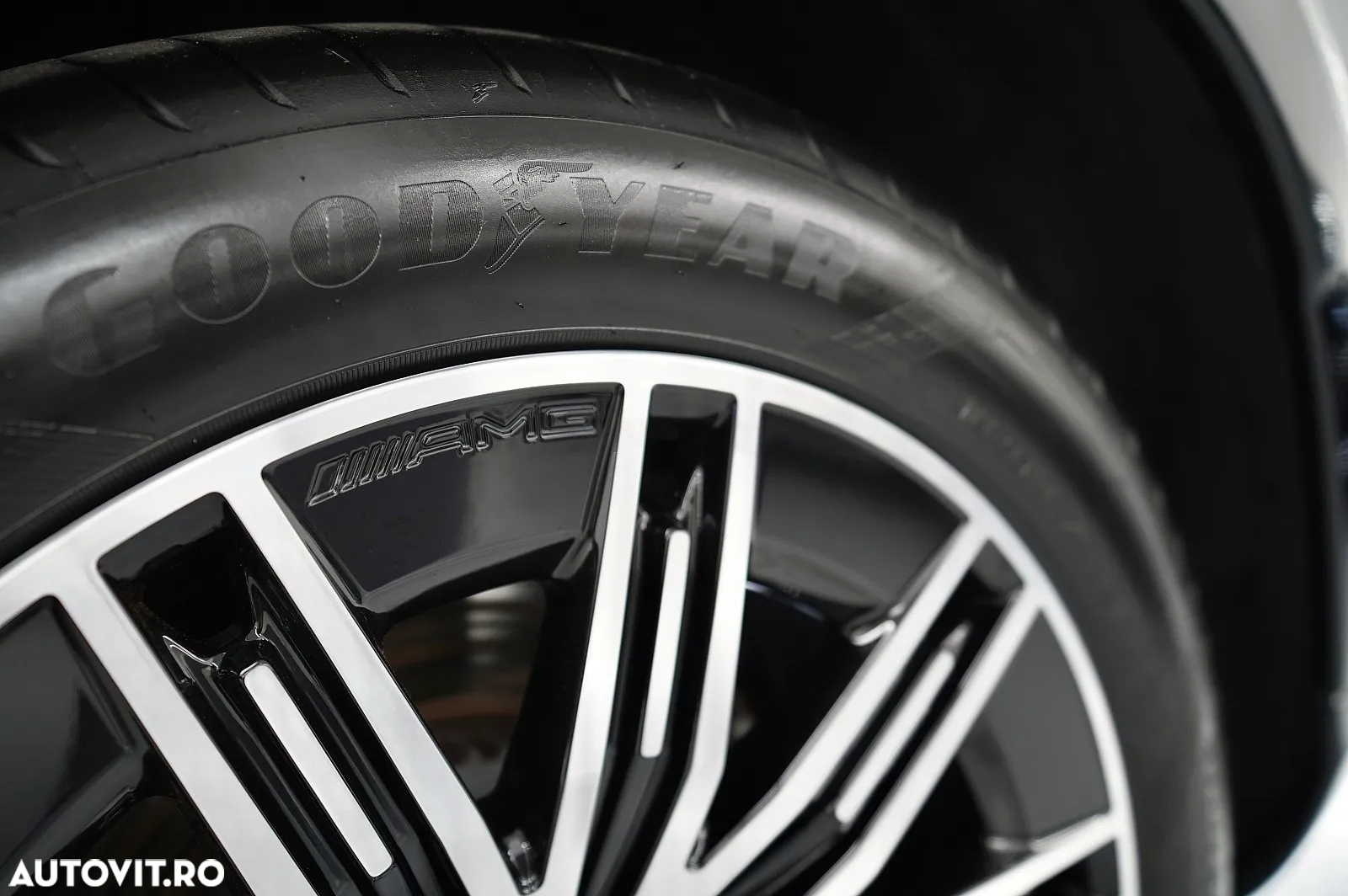 Mercedes-Benz EQS SUV 580 4Matic AMG Line Premium - 8
