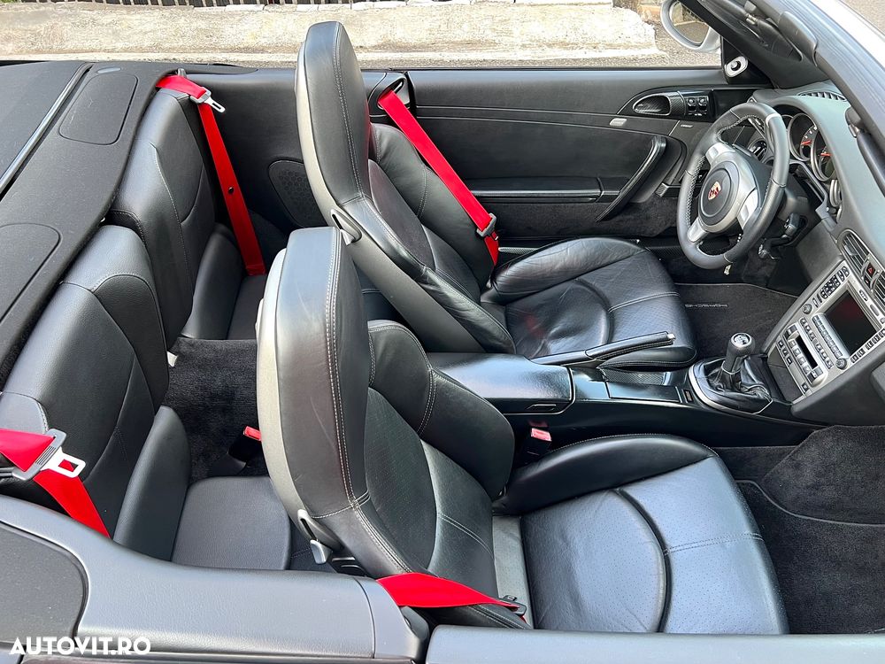 Porsche 911 Carrera - 21