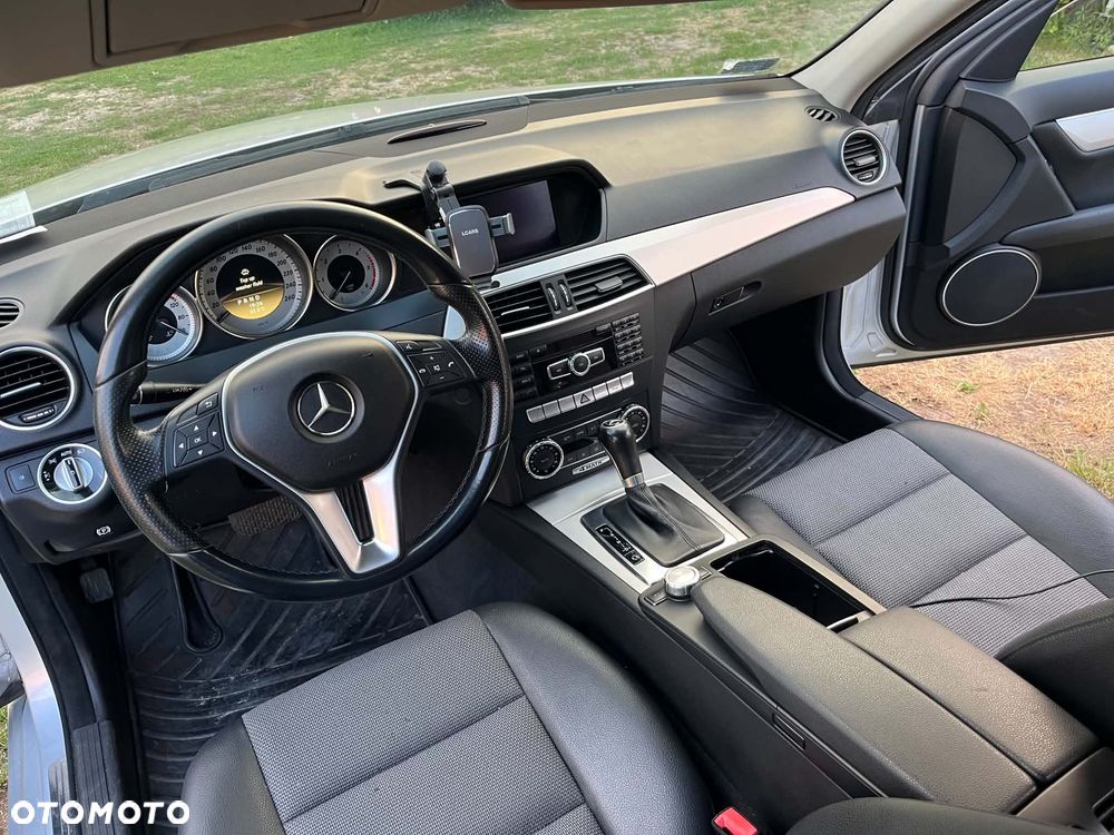 Mercedes-Benz Klasa C 300 CDI 4Matic 7G-TRONIC Avantgarde Edition - 27