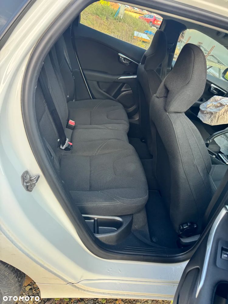 Volvo V40 D2 Kinetic - 13