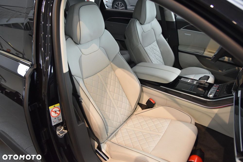 Audi S8 - 18