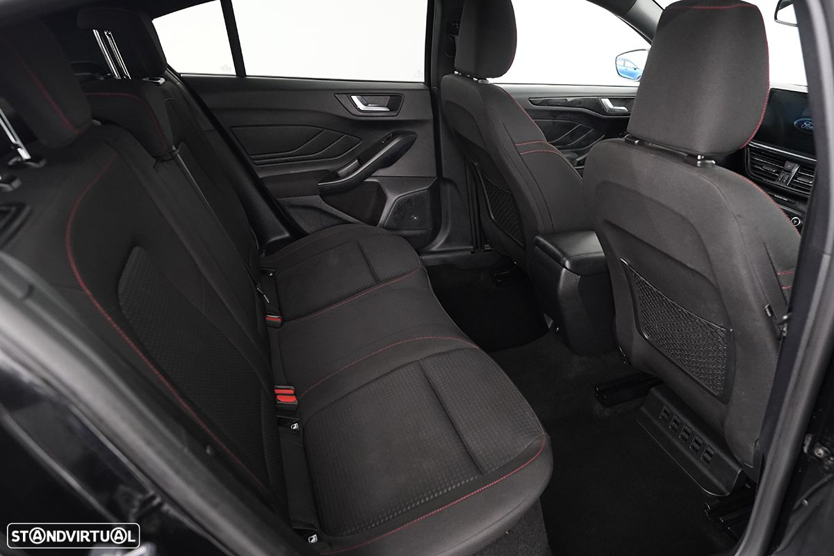 Ford Focus 1.0 EcoBoost MHEV ST-Line X - 21