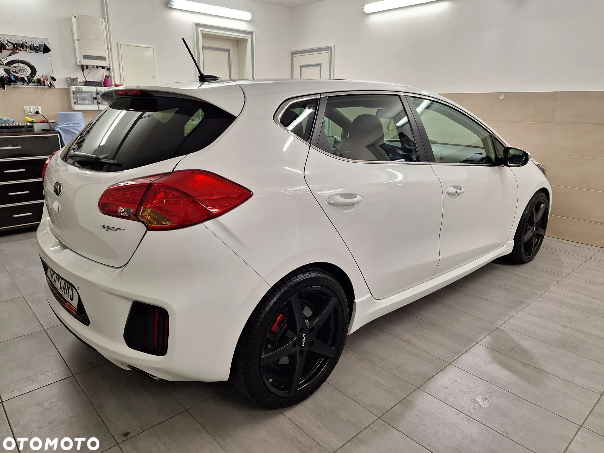 Kia Ceed 1.6 T-GDI GT - 11
