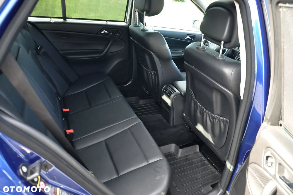 Mercedes-Benz Klasa C 280 7G-TRONIC Classic Sport Edition - 36