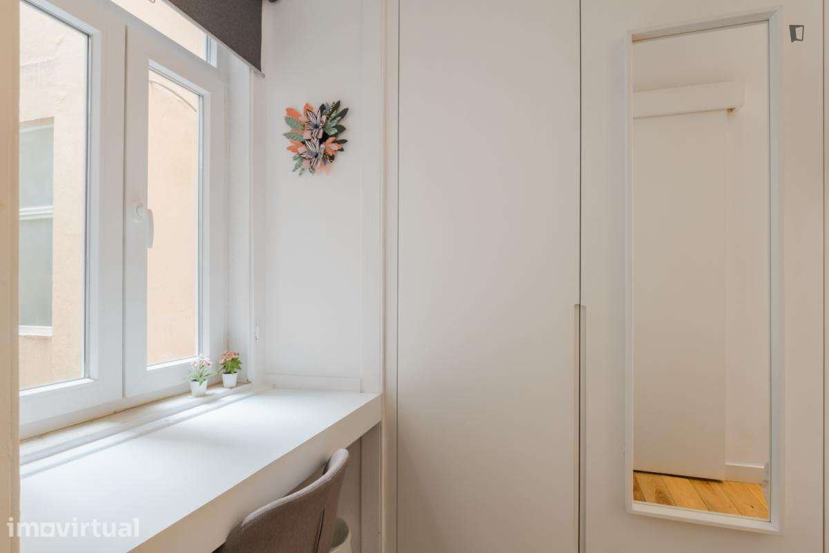 Quarto - localizado em Arroios Lisbon - Grande imagem: 4/17