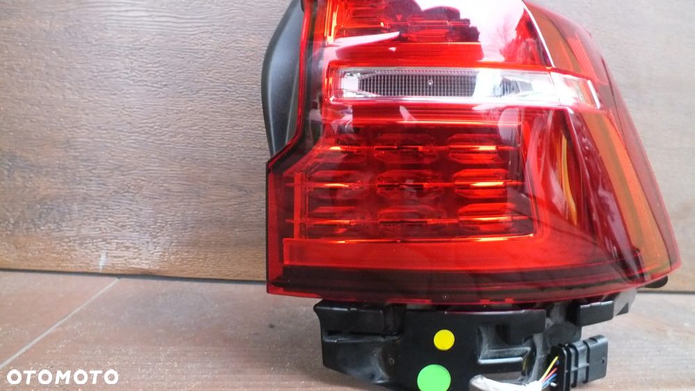 Lampa tylna prawa Volvo V60 II 32228899 - 4