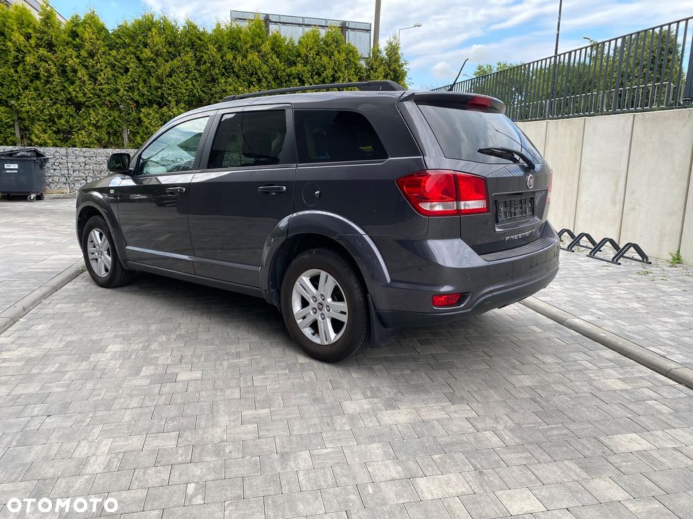 Fiat Freemont 2.4 16V Urban - 8