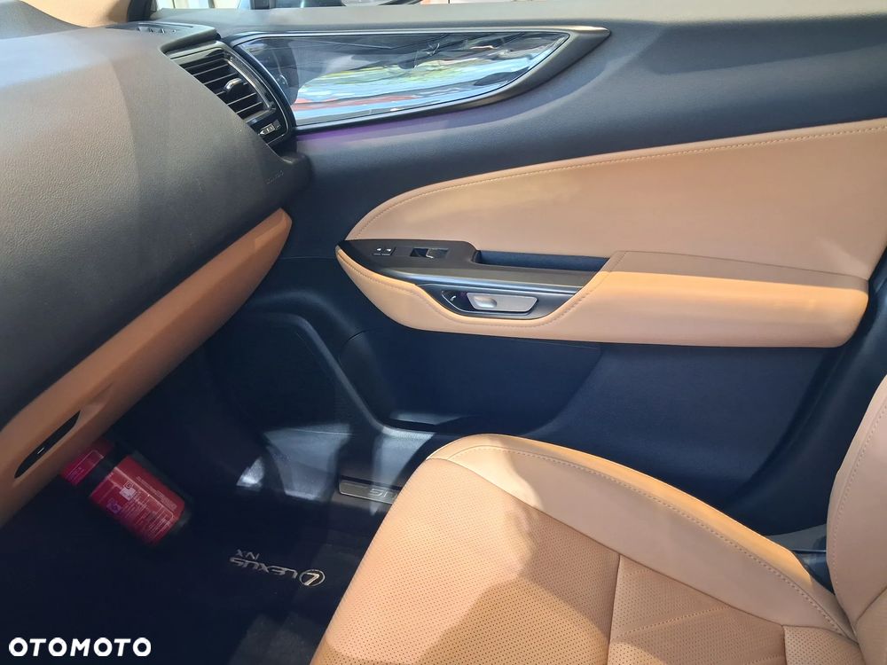 Lexus NX 350h Prestige AWD - 19