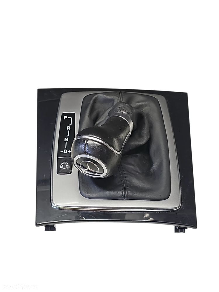 OSŁONA GAŁKA MIESZEK MERCEDES W204 A2046800039 - 1