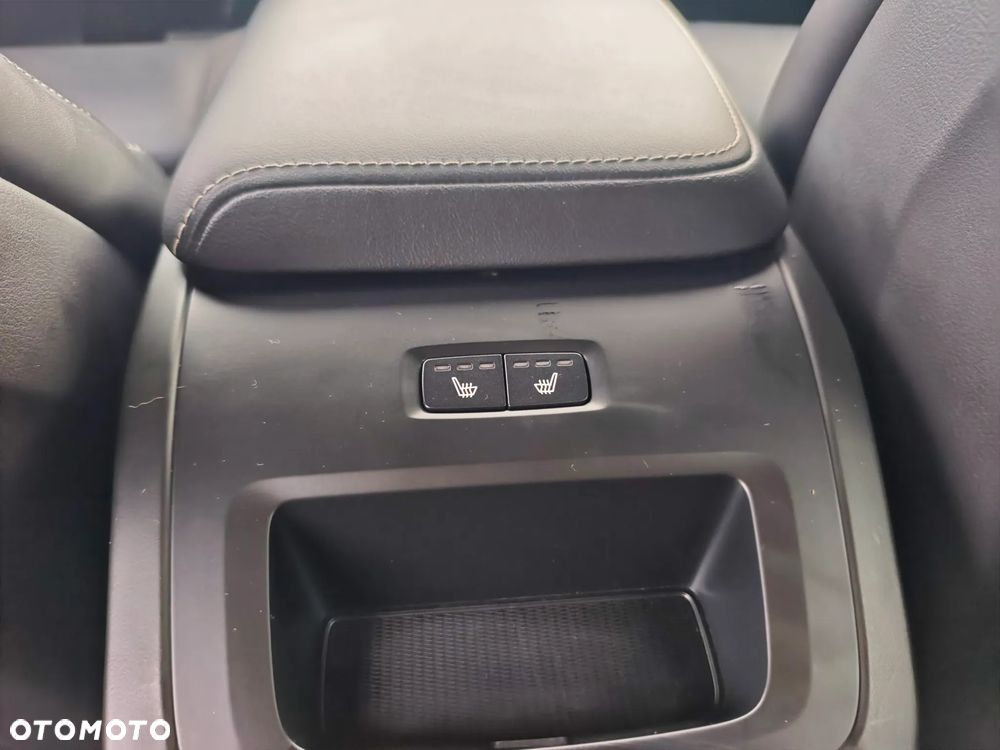 Volvo V60 T4 Geartronic R-Design - 17