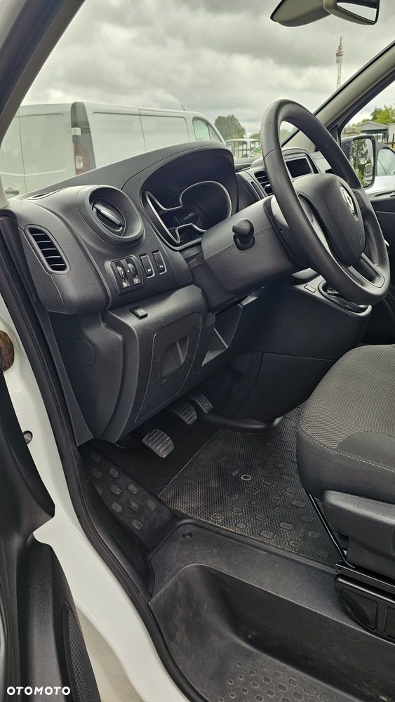 Renault Trafic - 19
