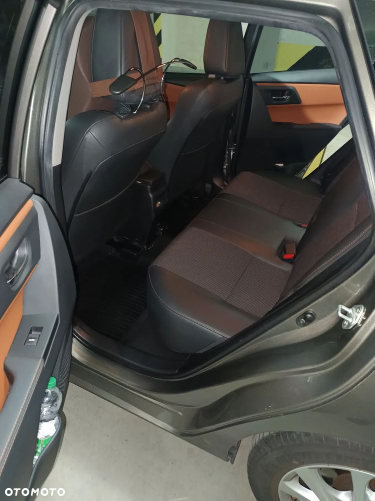 Toyota Auris 1.6 Prestige - 13