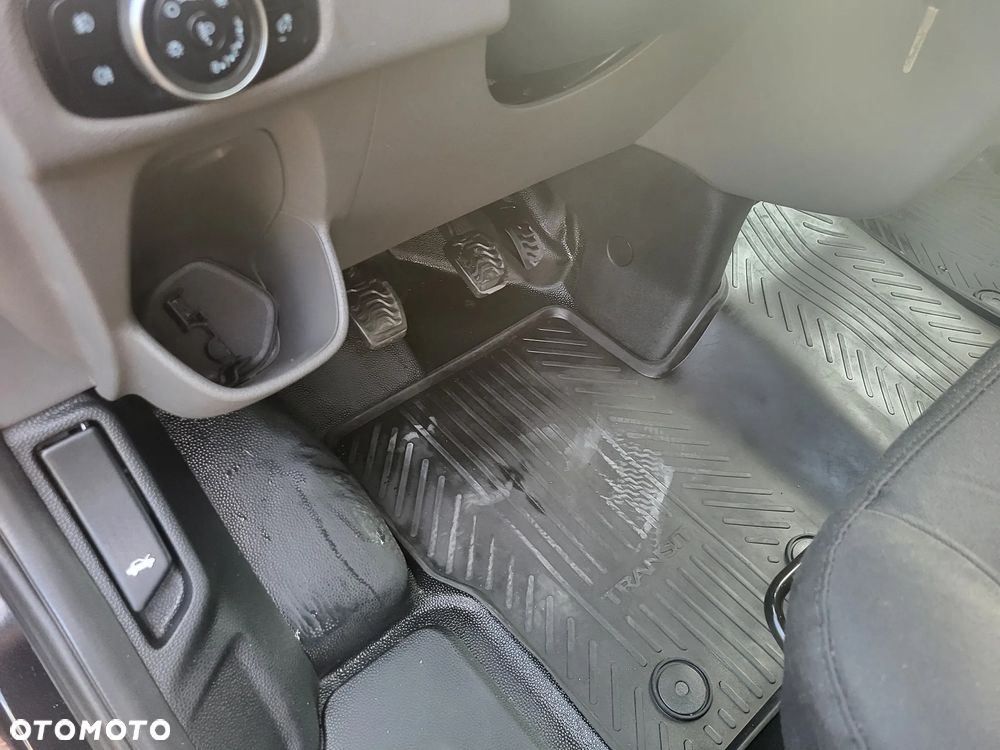 Ford Transit Custom - 32
