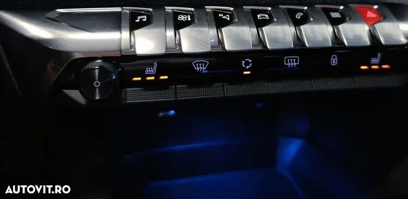 Peugeot 3008 PureTech 130 Stop & Start GPF EAT8 Allure - 19