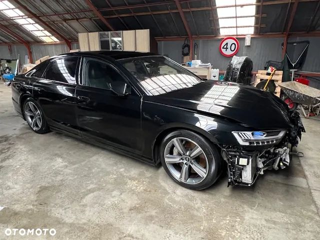 Audi A8 - 1