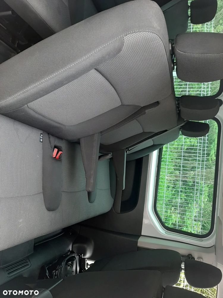 Renault Trafic 2.0 dCi - 33