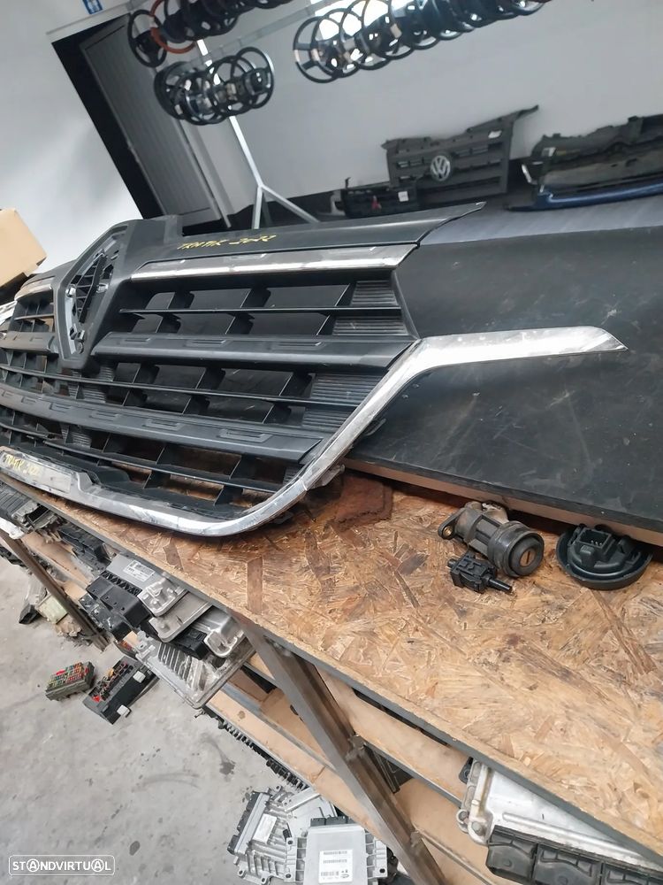 Grelha Renault Trafic III Ref: 623103743R - 4