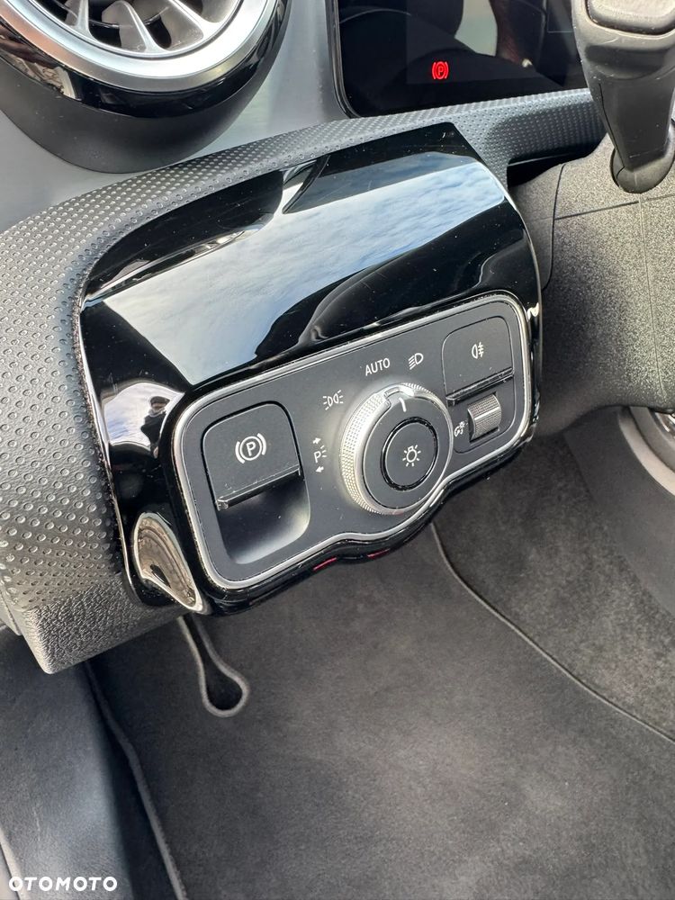 Mercedes-Benz Klasa A 250 e PHEV AMG Line 8G-DCT - 31