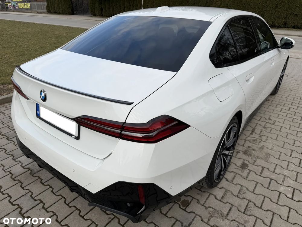 BMW Seria 5 ver-520d-xdrive-mhev-m-sport - 16