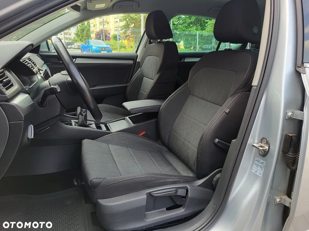 Skoda Superb 2.0 TDI Ambition - 14