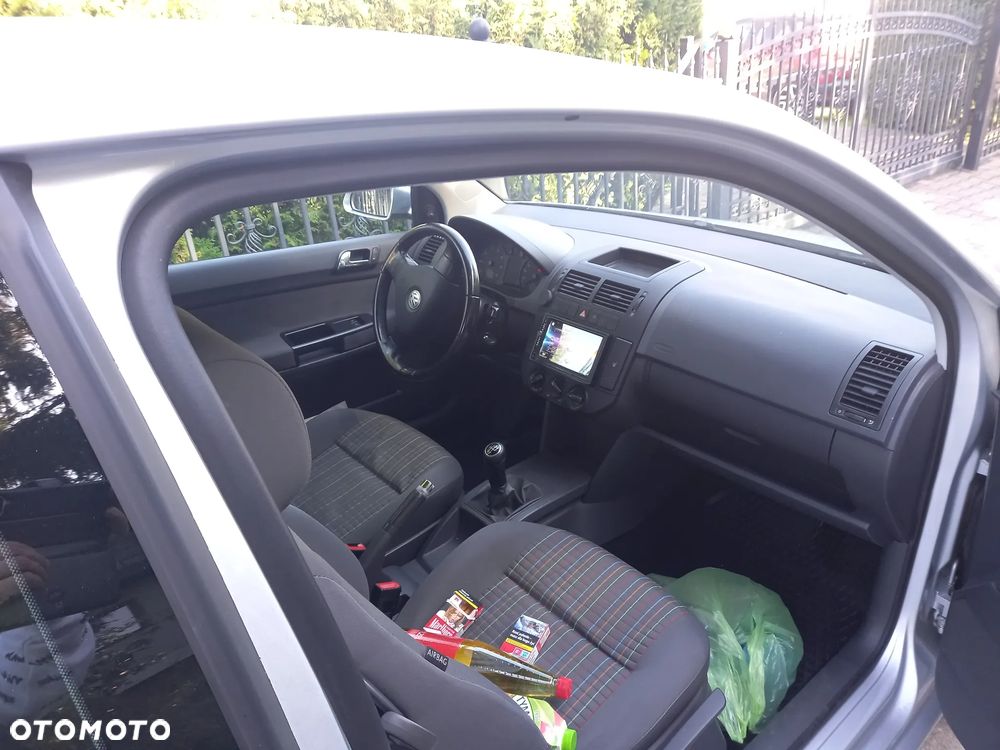 Volkswagen Polo - 8