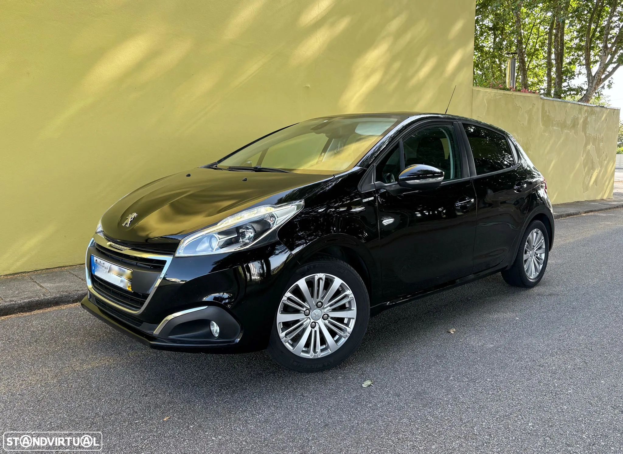 Peugeot 208 1.2 PureTech Style - 1