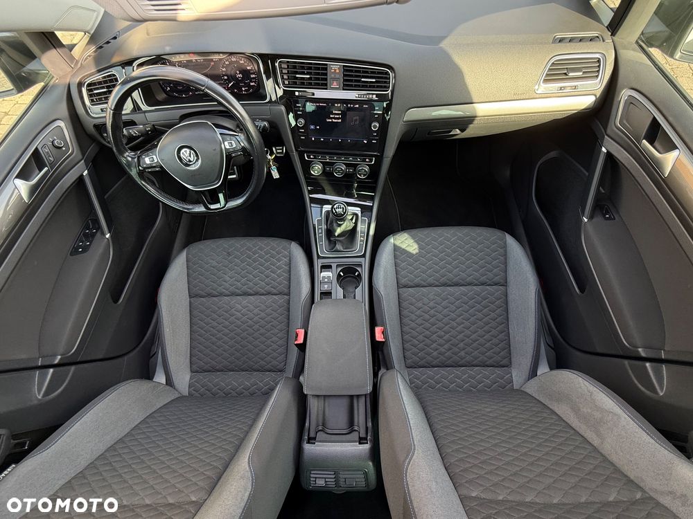 Volkswagen Golf 1.5 TSI OPF R-Line - 23