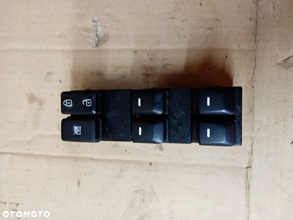 Przełącznik panel sterowania szyb Kia Sportage III 93570-3W910 - 1