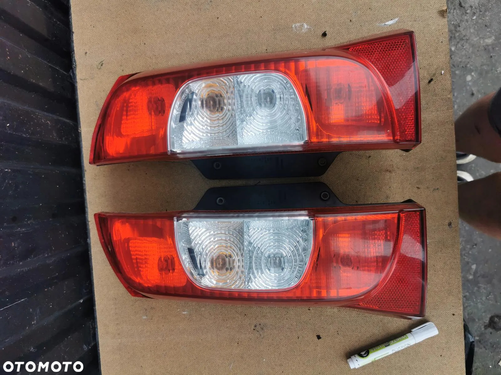 FIAT FIORINO NEMO BIPPER TYLNIA TYLNA LAMPA PRAWA LEWA WYSYŁKA - 3