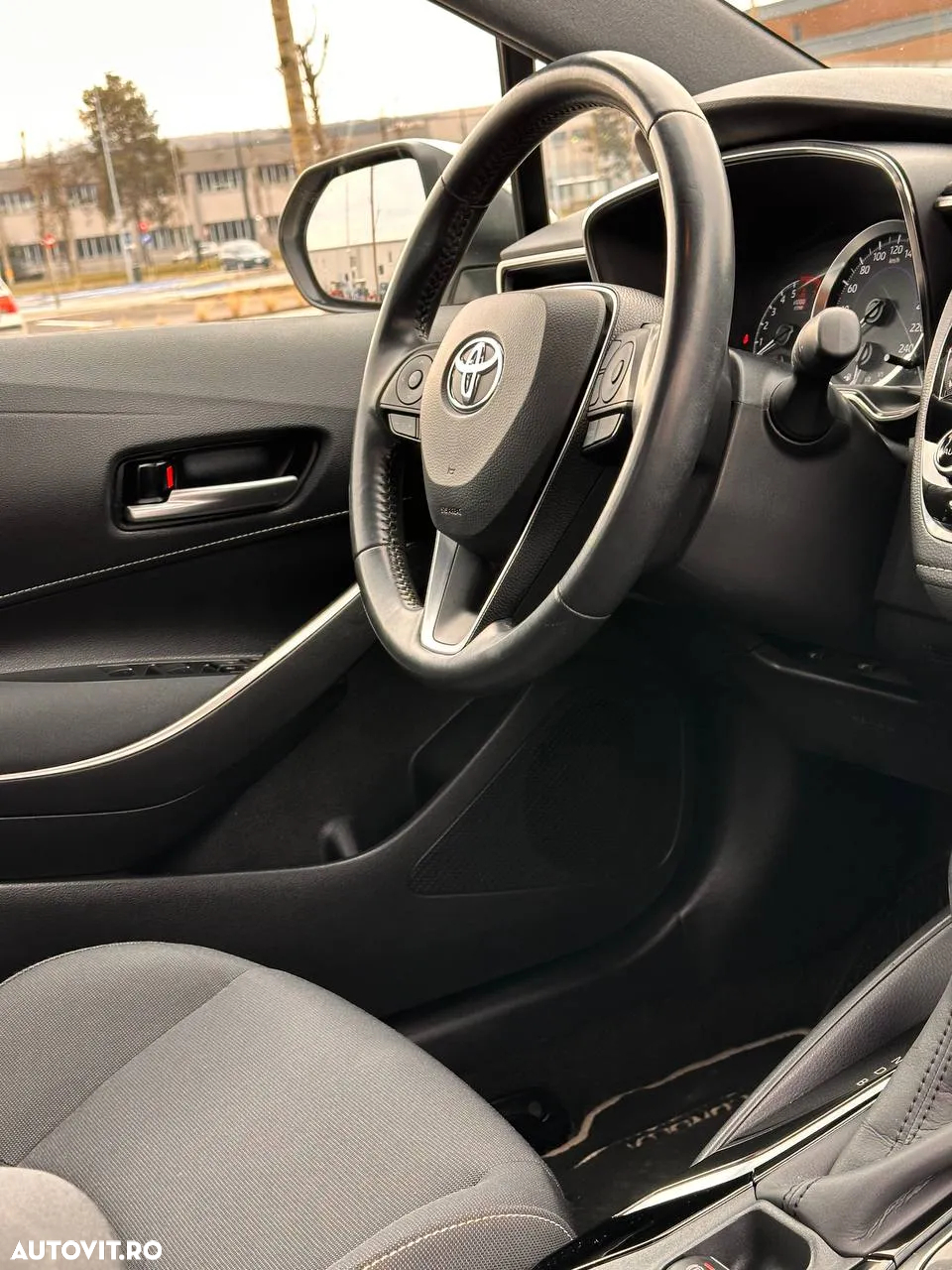 Toyota Corolla 1.8 HSD Active - 12